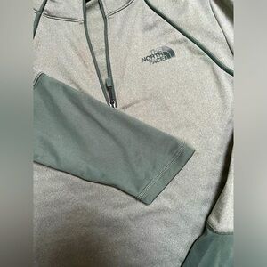North face half zip green long sleeve